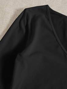 SHEIN EZwear Áo thun crop top cổ chữ V trơn - màu đen - Xem 5