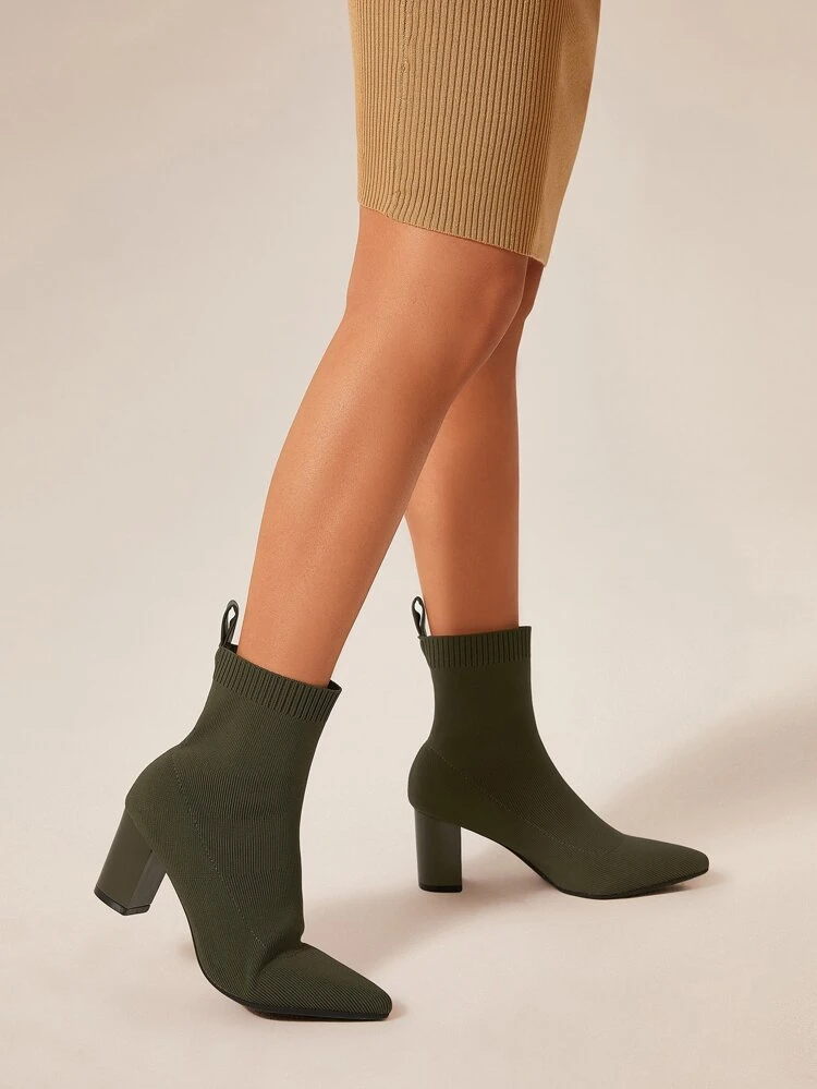 CUCCOO BASICS バレンタインデー エレガントミニマリスト ポインテッドトゥ グリーンソックスブーツ バケーションシューズ 春夏 イースター クリスマス 春靴