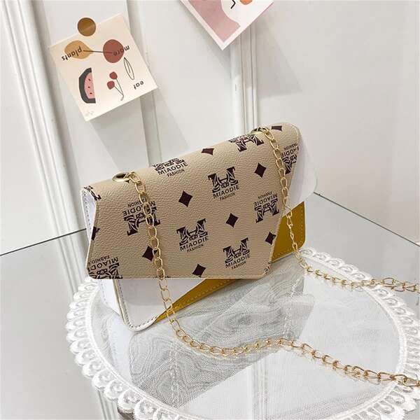 

Graphic Print Chain Crossbody Bag, Multicolor