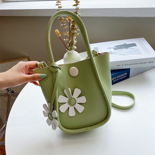 

Floral Appliques Bucket Bag, Green