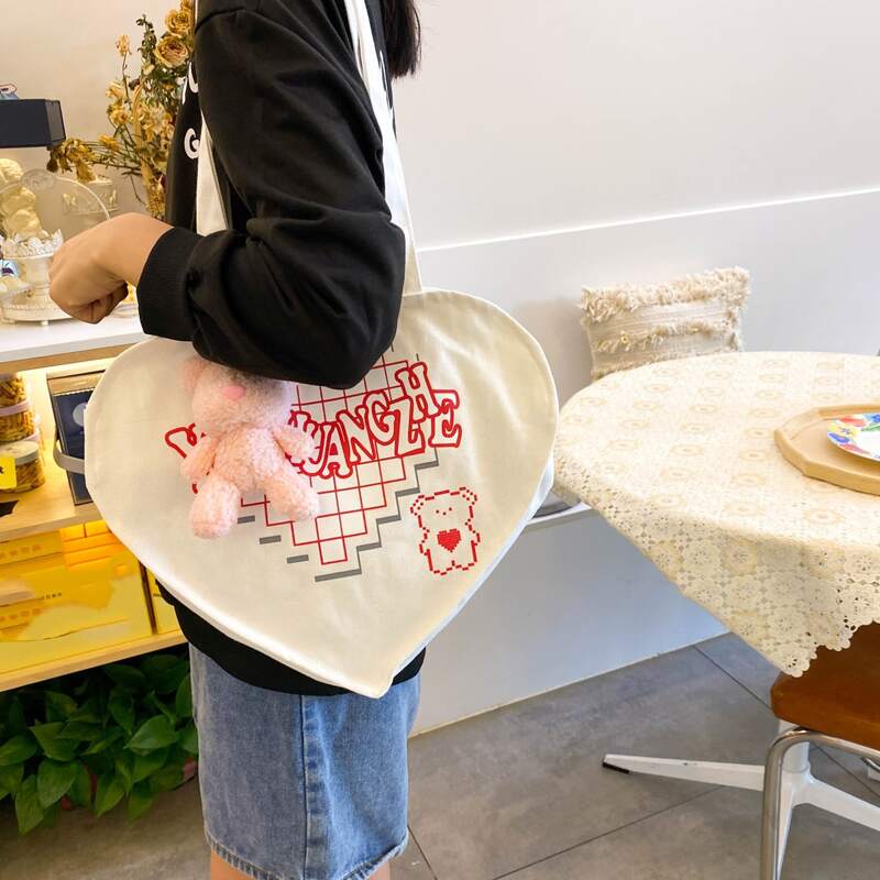 

Bear Graphic Shoulder Bag, White