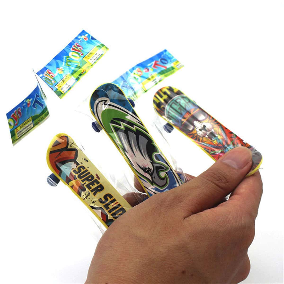 

4pcs Random Fingertip Skateboard Toy, Multicolor