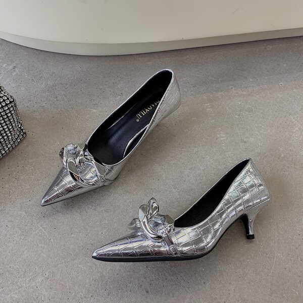 

Metallic Chain Decor Court Heels, Silver