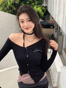Cardigan Asimetris dengan Bordir Huruf - Hitam - View 2