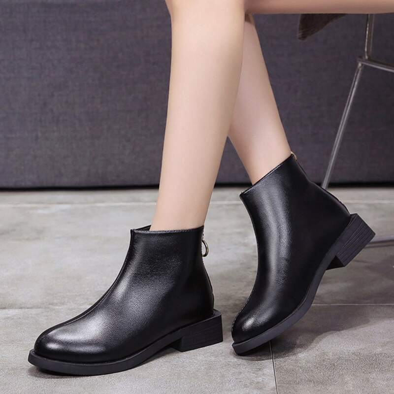 

Minimalist Classic Boots, Black