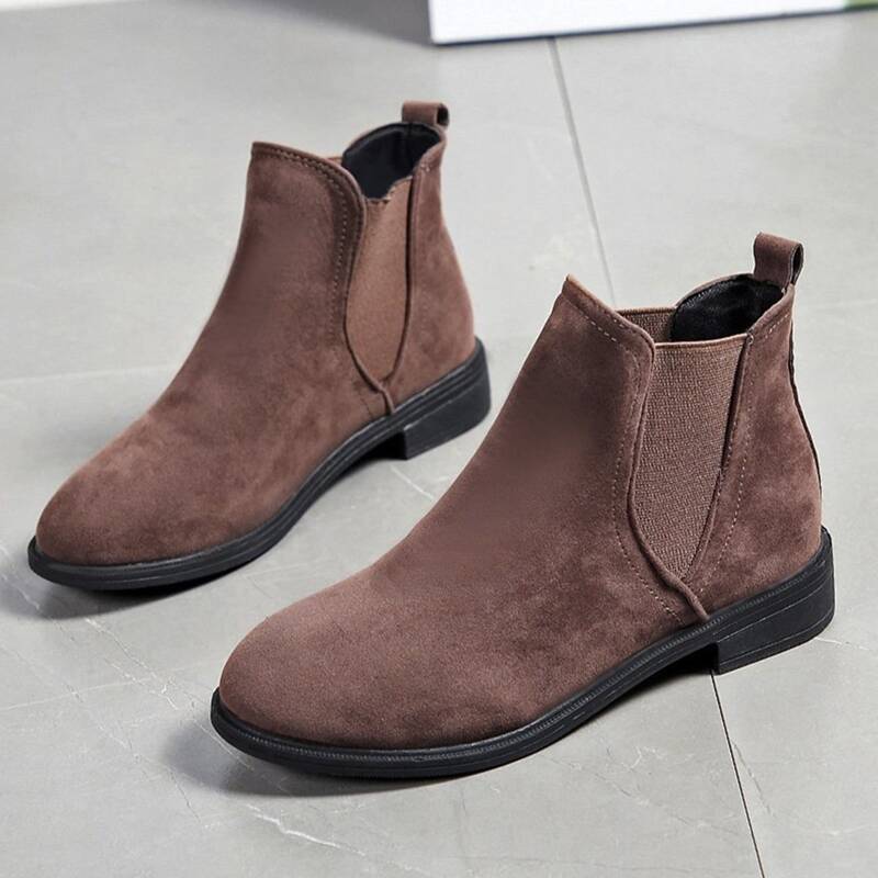 

Minimalist Chelsea Boots, Brown