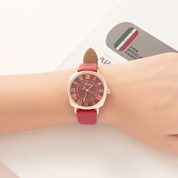 

Round Pointer Quartz Watch