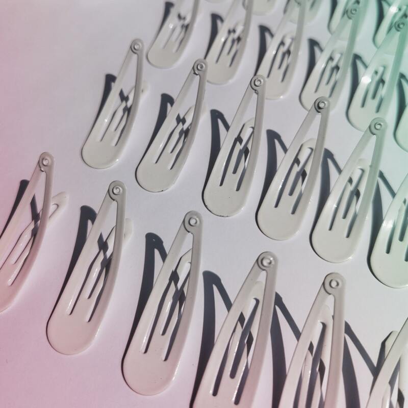 

40pcs Minimalist Hair Clip, White
