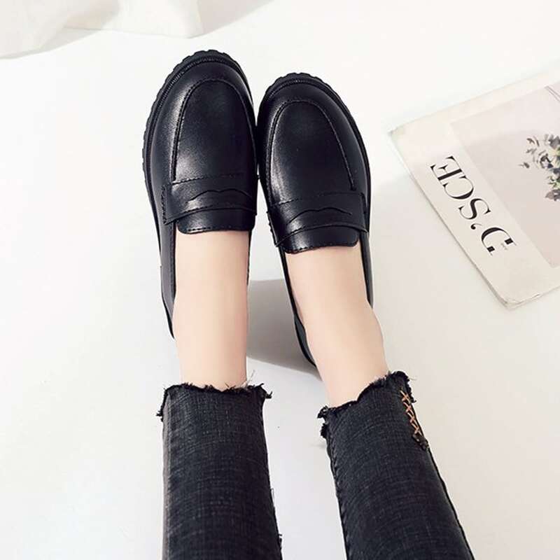 

Minimalist Slip On Pumps, Black