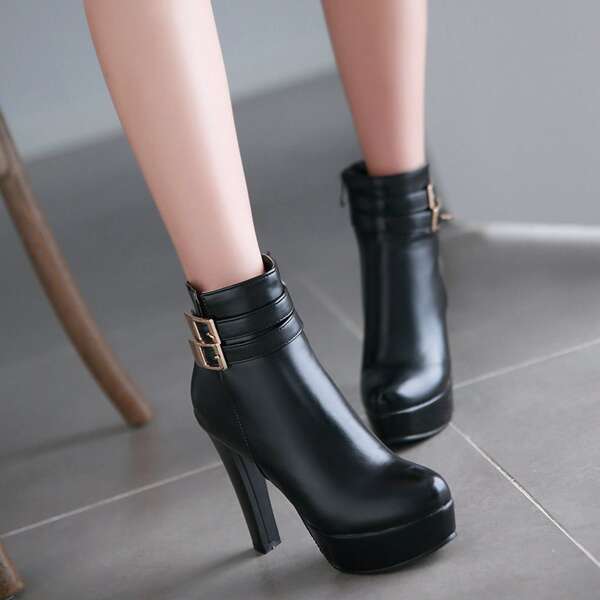 

Buckle Design Platform Pumps, Black