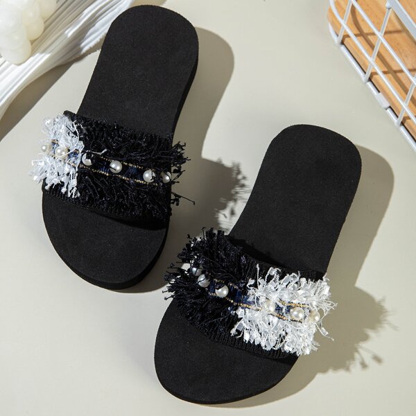 

Toddler Girls Faux Pearls & Fringe Decor Slippers, Black and white