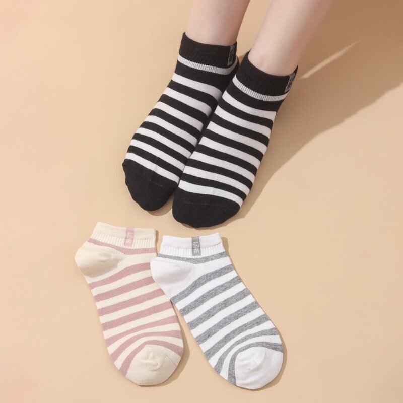 

3pairs Striped Print Crew Socks, Multicolor