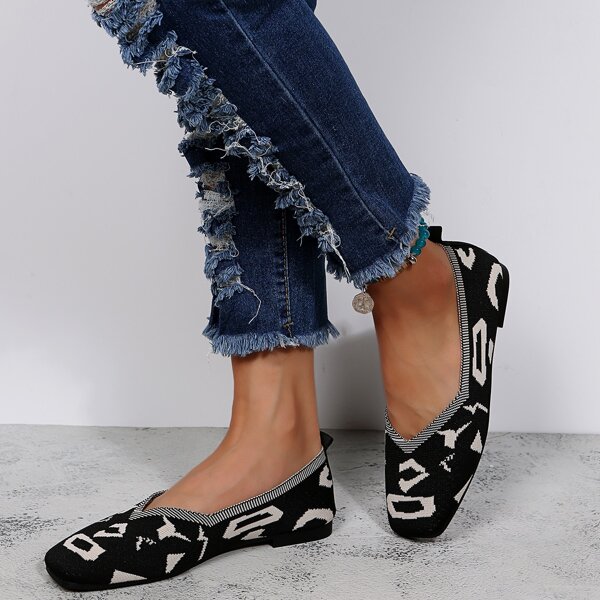 

Two Tone Graphic Knit Detail Loafers, Black and white