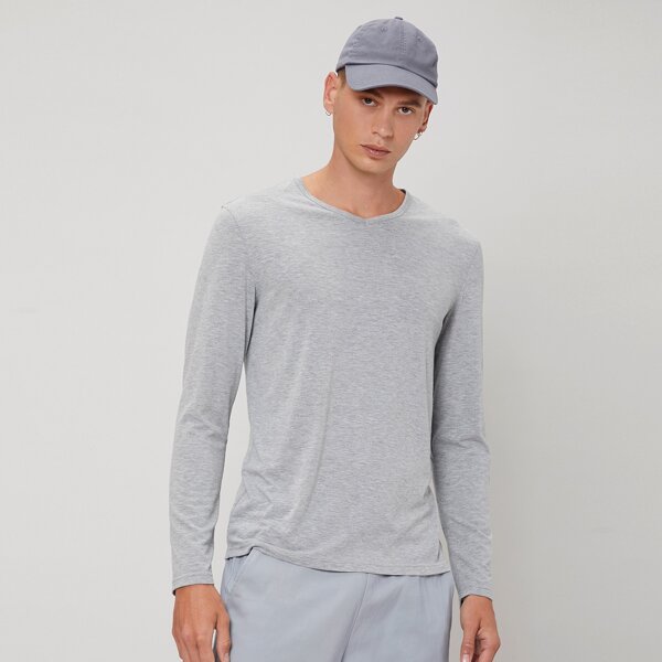 

Men Solid Round Neck Tee, Light grey