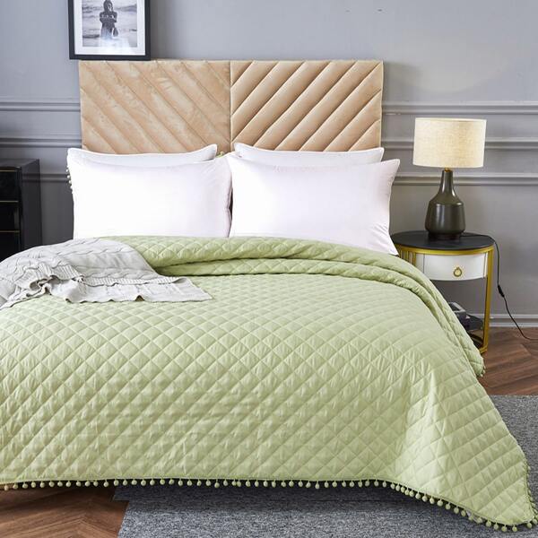 

Pom Pom Quilt Bedspread, Green