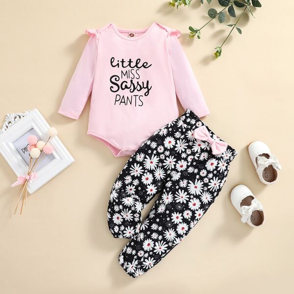 

Baby Letter Graphic Sweatshirt With Floral Bow Pants, Multicolor