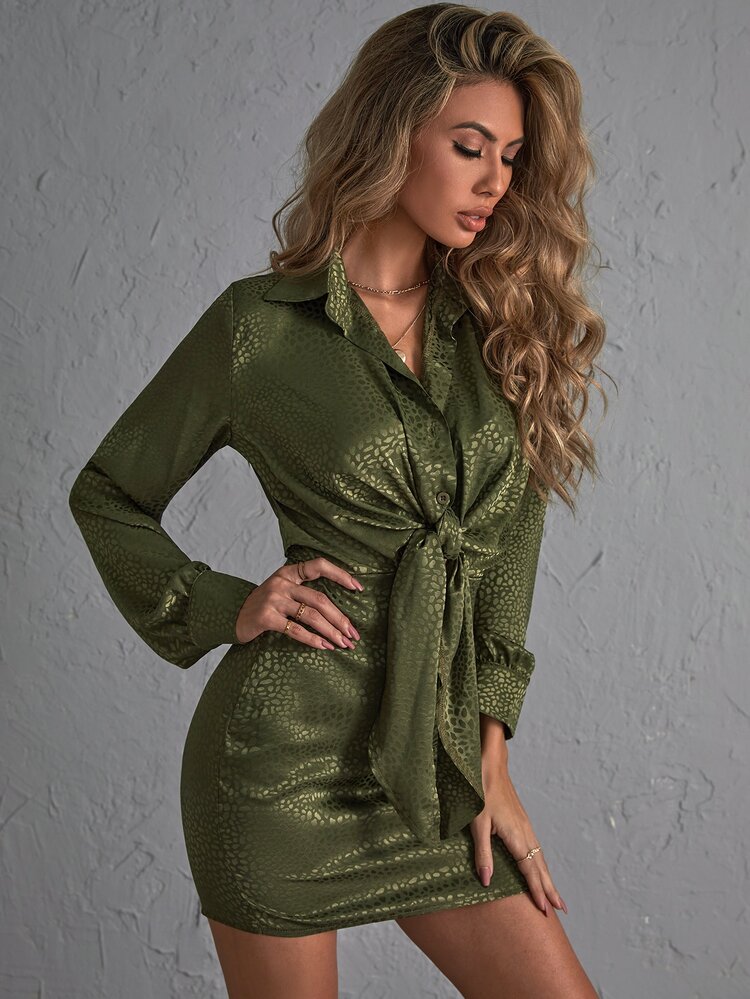 Vestido ajustado de lunares jacquard con cordón delantero con botón - Verde militar - Añade 3