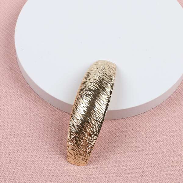 

Minimalist Hair Clip, Gold