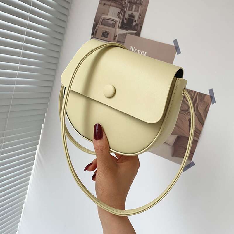 

Minimalist Flap Novelty Bag, Yellow
