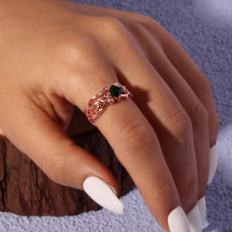 

Rhinestone Decor Hollow Out Design Ring, Green