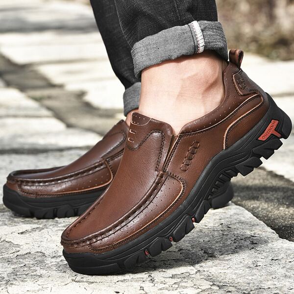 

Men Minimalist Trim Detail Loafers, Brown