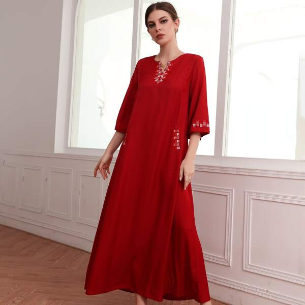 

Платье с геометрической вышивкой без пояса, Красный