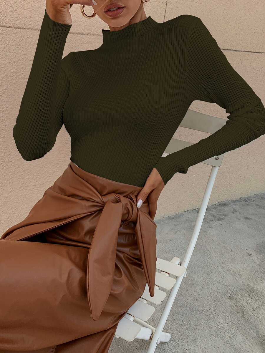RueChic Jersey de cuello alto tejido de canalé unicolor - Verde militar - Ver 1