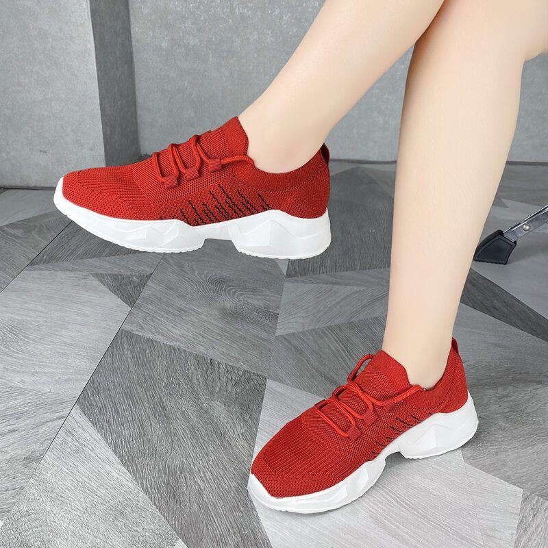 

Striped Pattern Lace Up Decor Slip-On Sneakers, Red