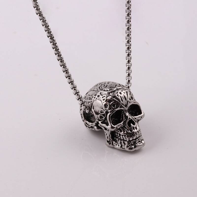 

Guys Skull Decor Necklace, Antique silver