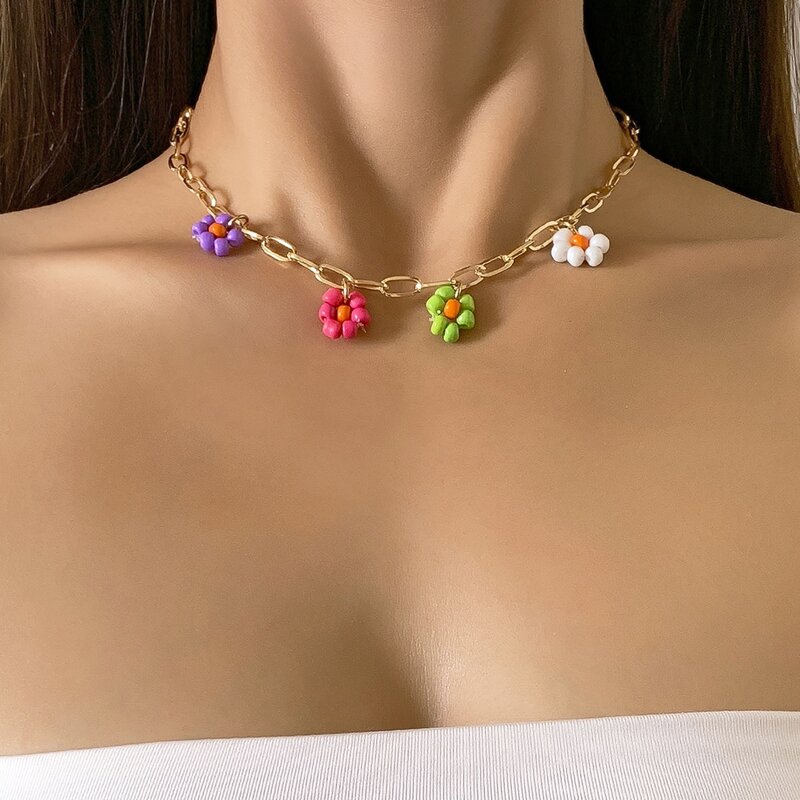 

Flower Decor Chain Necklace, Gold