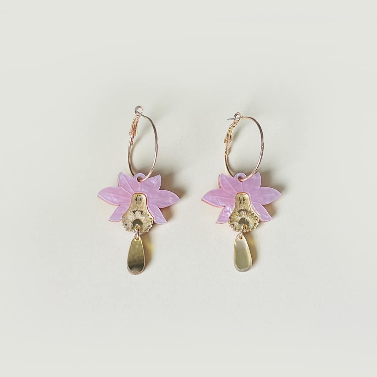 

Floral Decor Earrings, Mauve purple