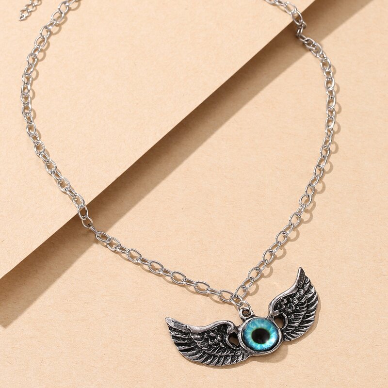 

Wing Design Pendant Necklace, Silver