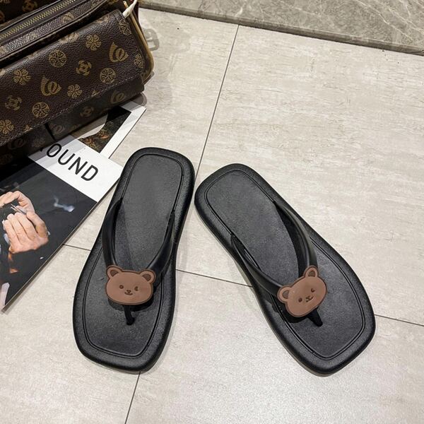 

Minimalist Bear Patch Flip-Flops, Black