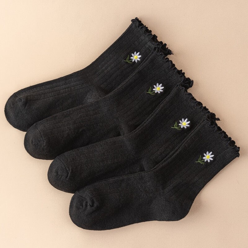 

4pairs Flower Embroidered Crew Socks, Black