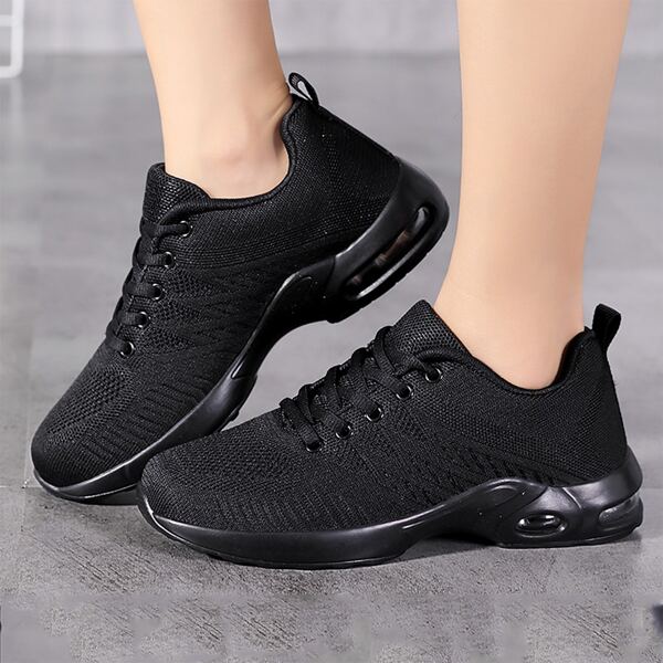 

Minimalist Lace Up Front Running Shoes, Black