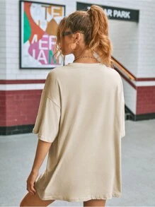 SHEIN EZwear 汽車和字母圖案小圓領T恤 - 卡其色 - 查看 2