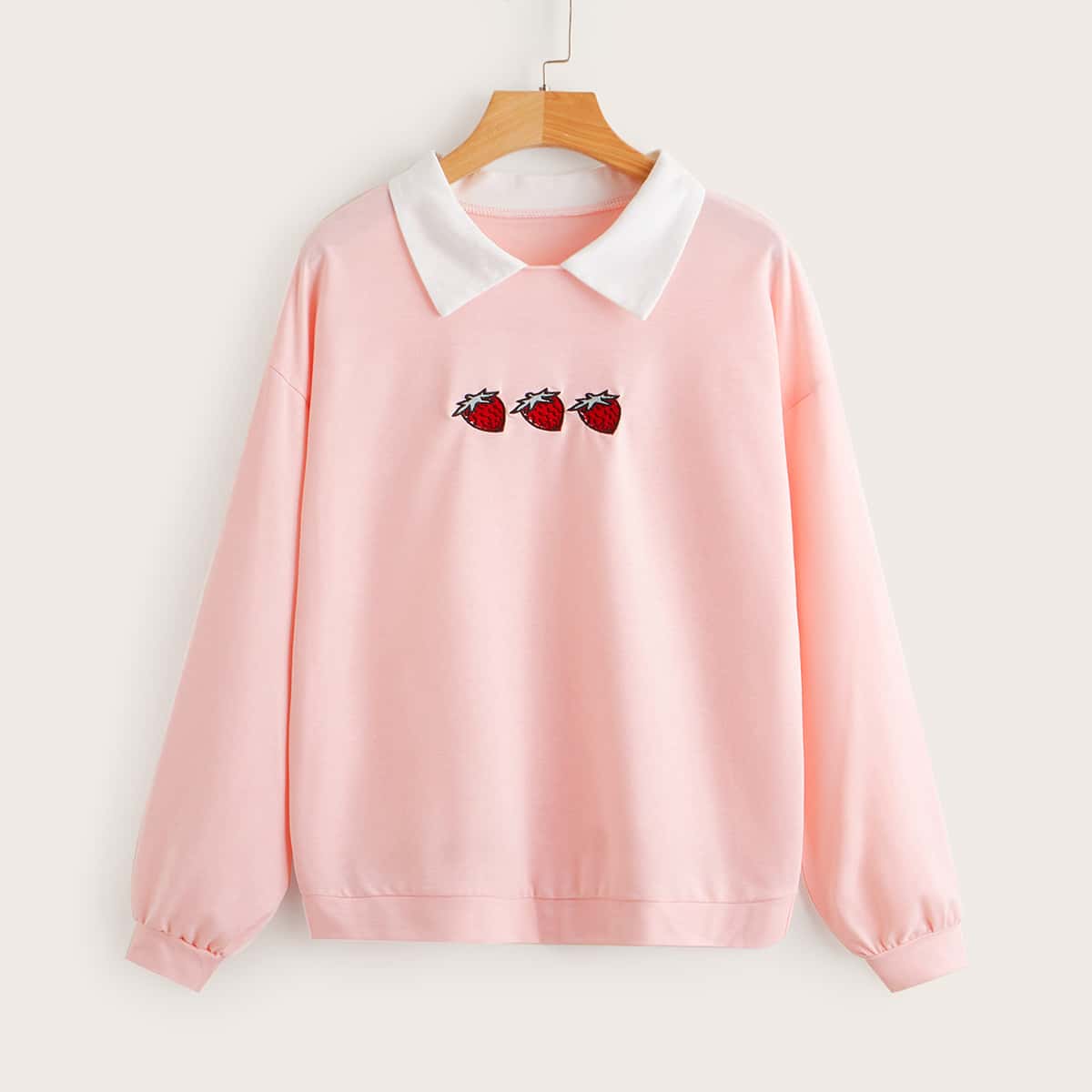

Strawberry Embroidery Contrast Collar Sweatshirt, Baby pink