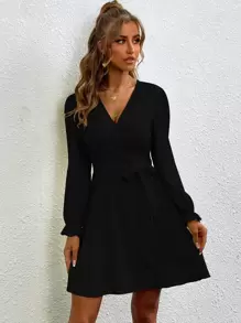 Chiquease Đầm mini đen cổ chữ V hở sâu gợi cảm - màu đen - Xem 7