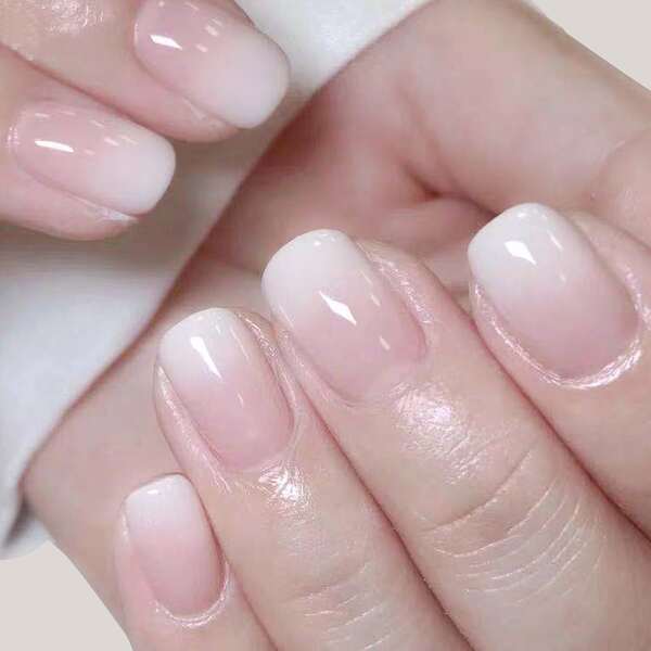 

24pcs Ombre Fake Nail & 1sheet Tape, White