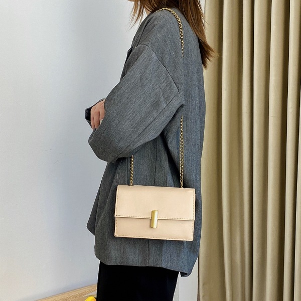 

Minimalist Flap Chain Shoulder Bag, Khaki