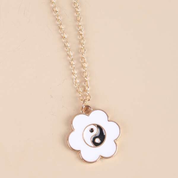 

Flower Pendant Necklace, Black and white
