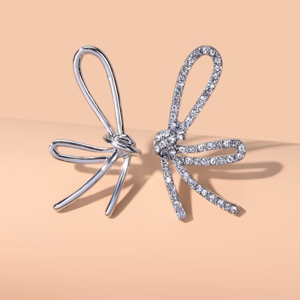 

Rhinestone Decor Stud Earrings, Silver