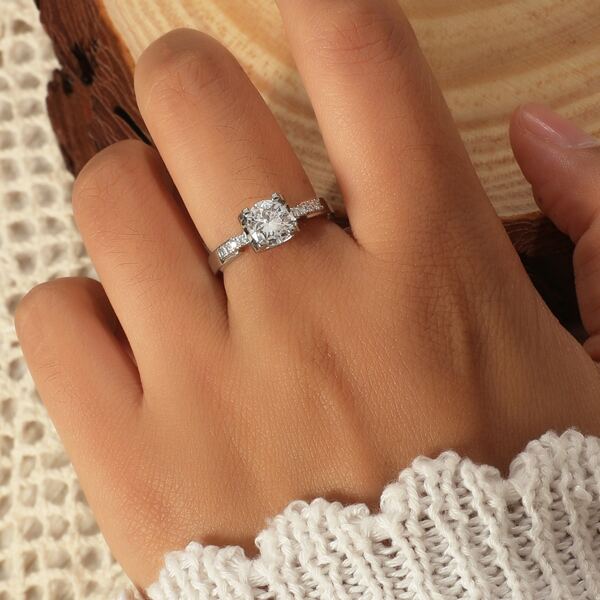 

Zircon Decor Ring, Silver