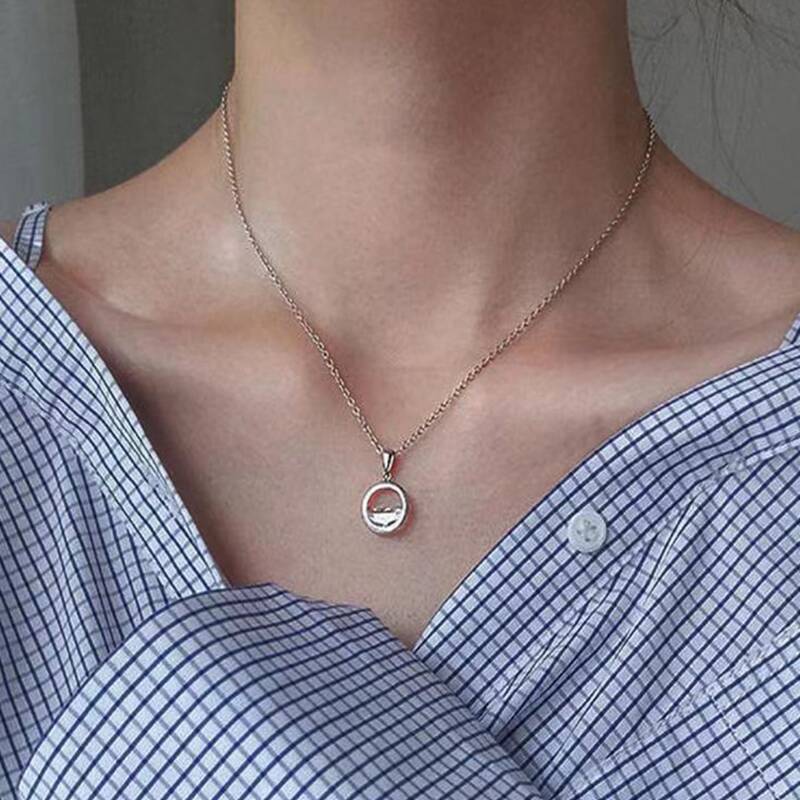 

Simple Pendant Necklace, Silver