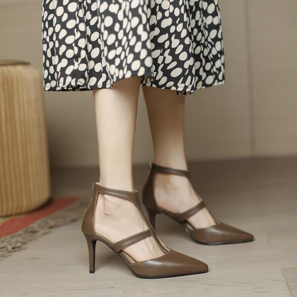 

Minimalist Cut Out Stiletto Pumps, Brown