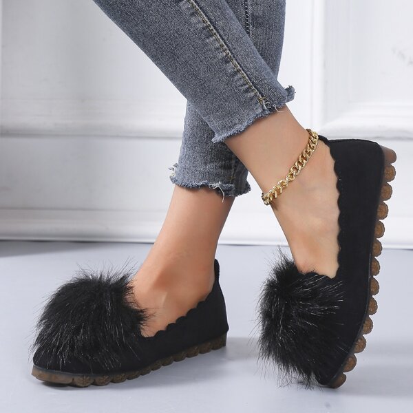 

Minimalist Fluffy Flats, Black