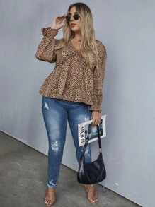 SHEIN LUNE 大碼深V領荷葉袖滿版印花襯衫 - 卡其色 - 查看 5