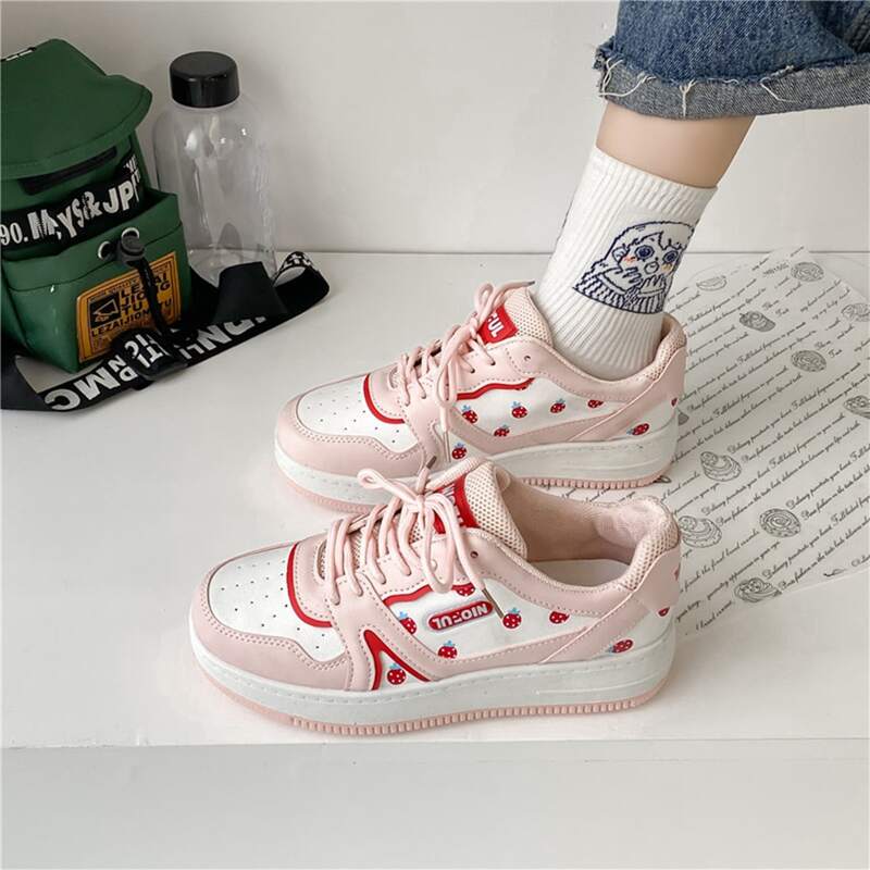 

Cartoon Graphic Lace-up Skate Shoes, Multicolor