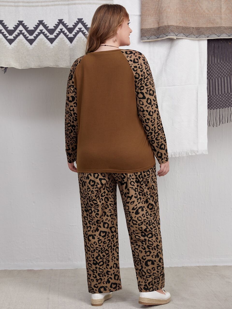 Plus Leopard Print Raglan Sleeve Tee & Straight Leg Pants