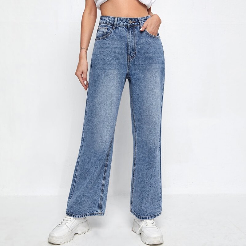 

Slant Pocket Flare Leg Jeans, Light wash